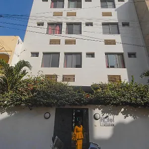 Clair De Lune Hotel